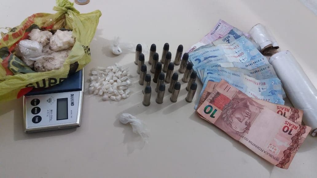 Quarteto é preso por tráfico, associação, desobediência e porte irregular de munição