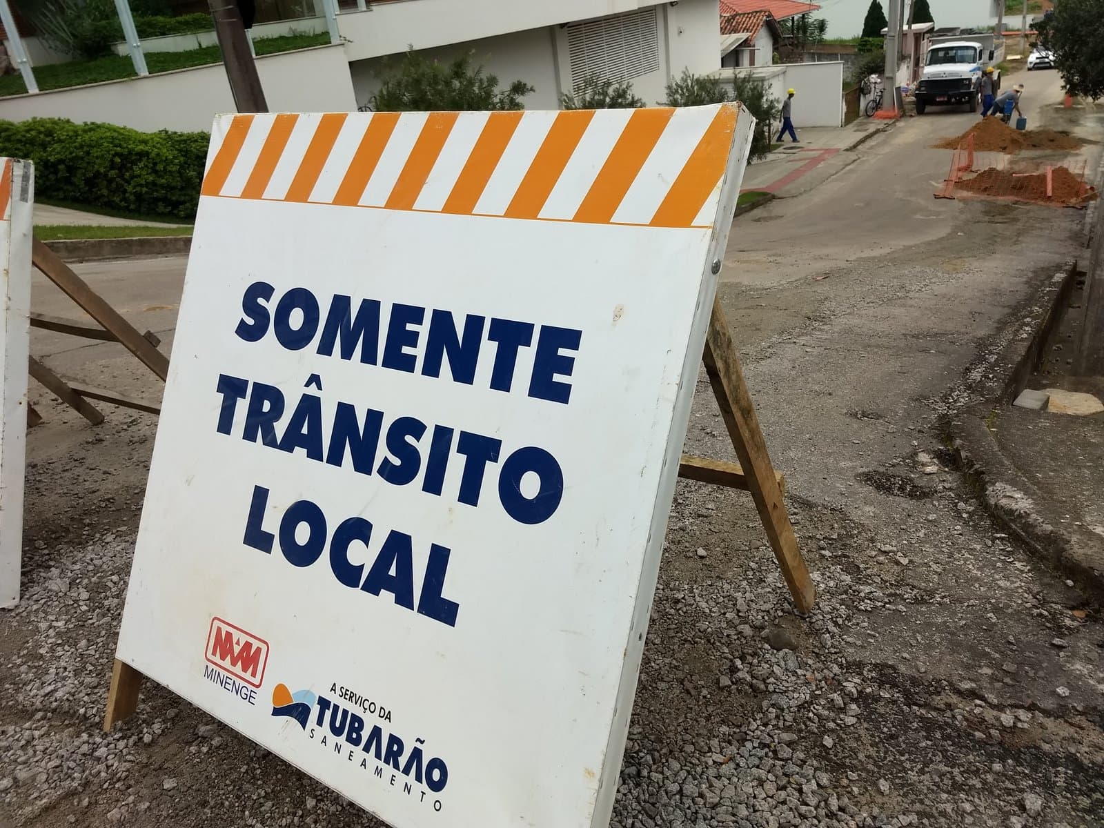 Onze ruas estarão em obras nesta terça-feira (9)