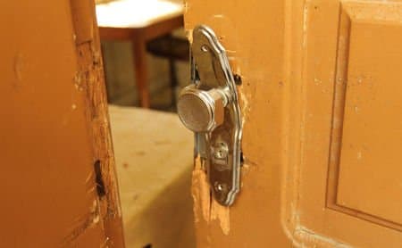 Duas casas de Jaguaruna são arrombadas e têm objetos furtados