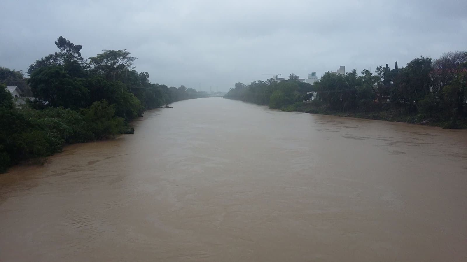 Rio Tubarão começa a baixar