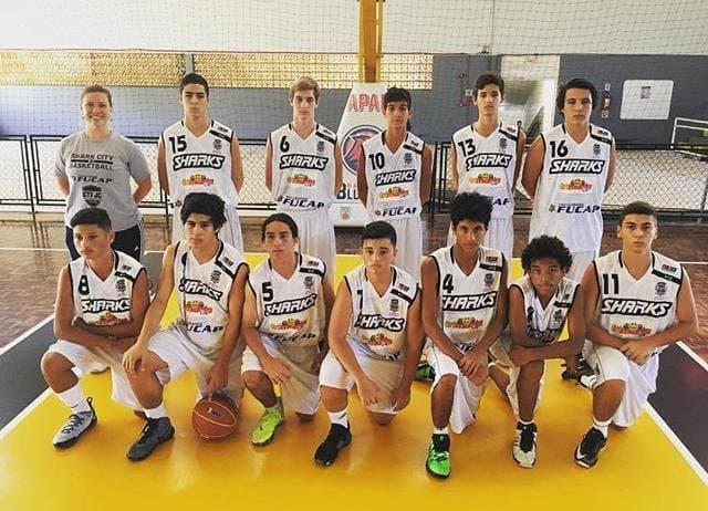 Técnica de basquete é destaque na modalidade em Tubarão
