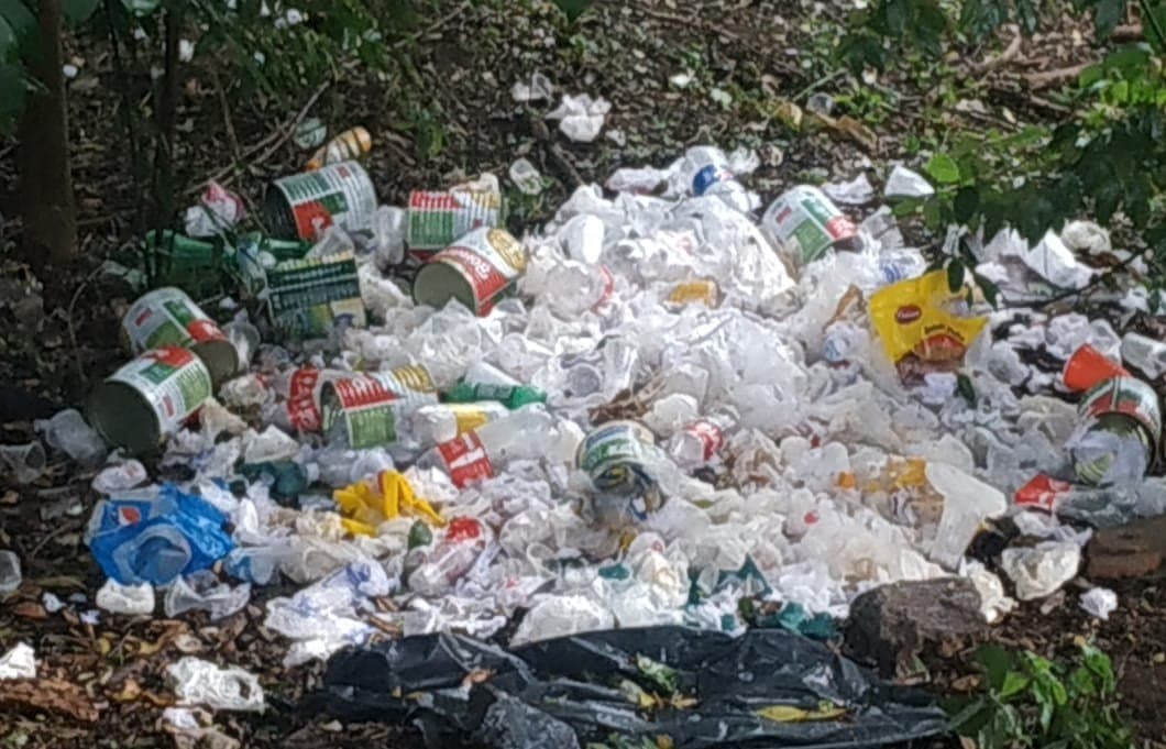 Descarte de lixo na beira-rio será discutido com vendedores de cachorro-quente