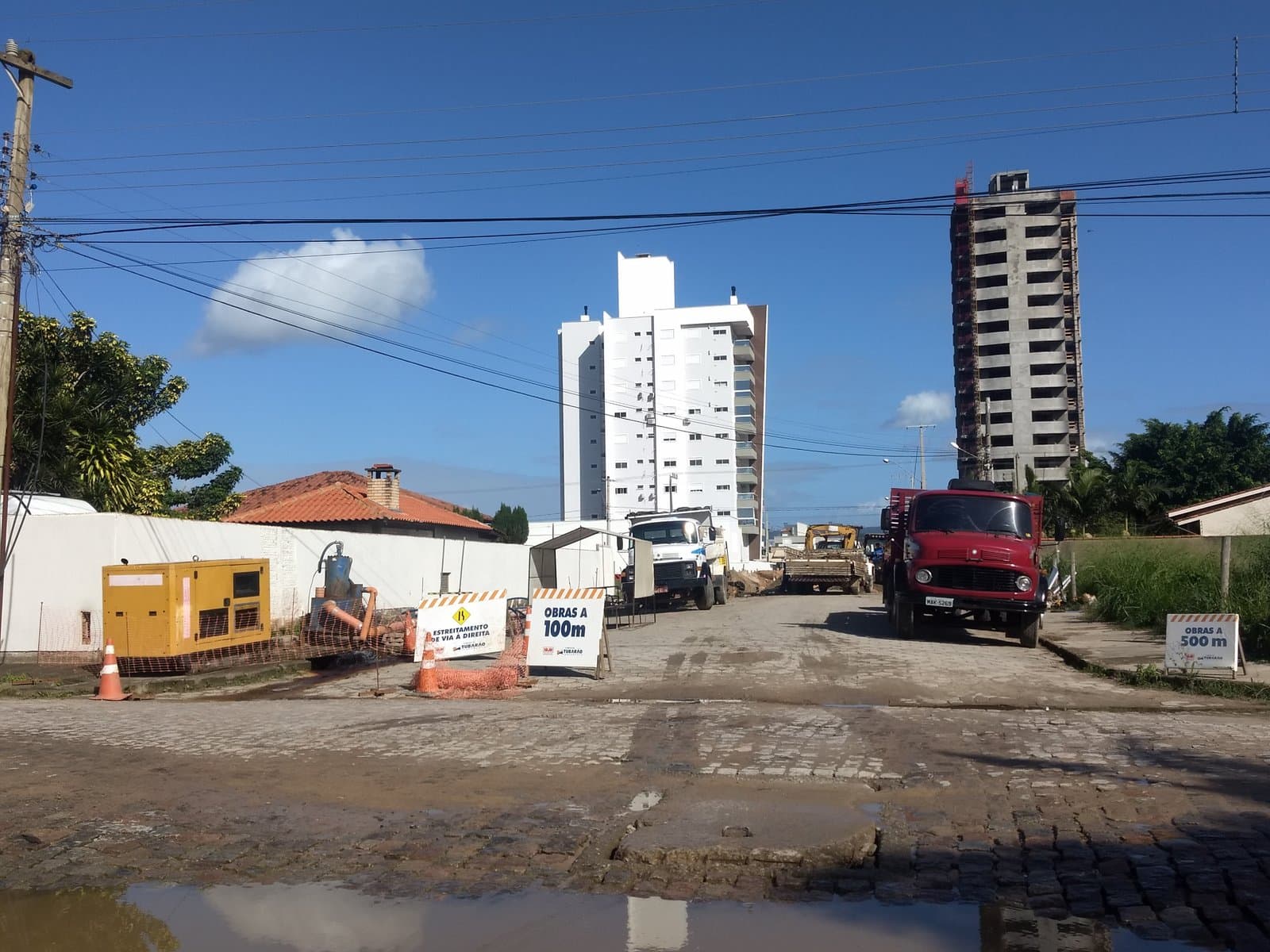 Doze ruas estarão em obras nesta sexta-feira (17)