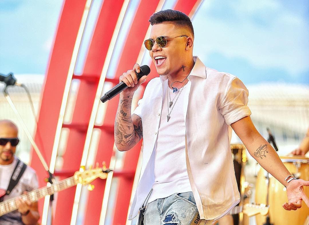 Felipe Araújo se apresenta na Hangar neste sábado (18)