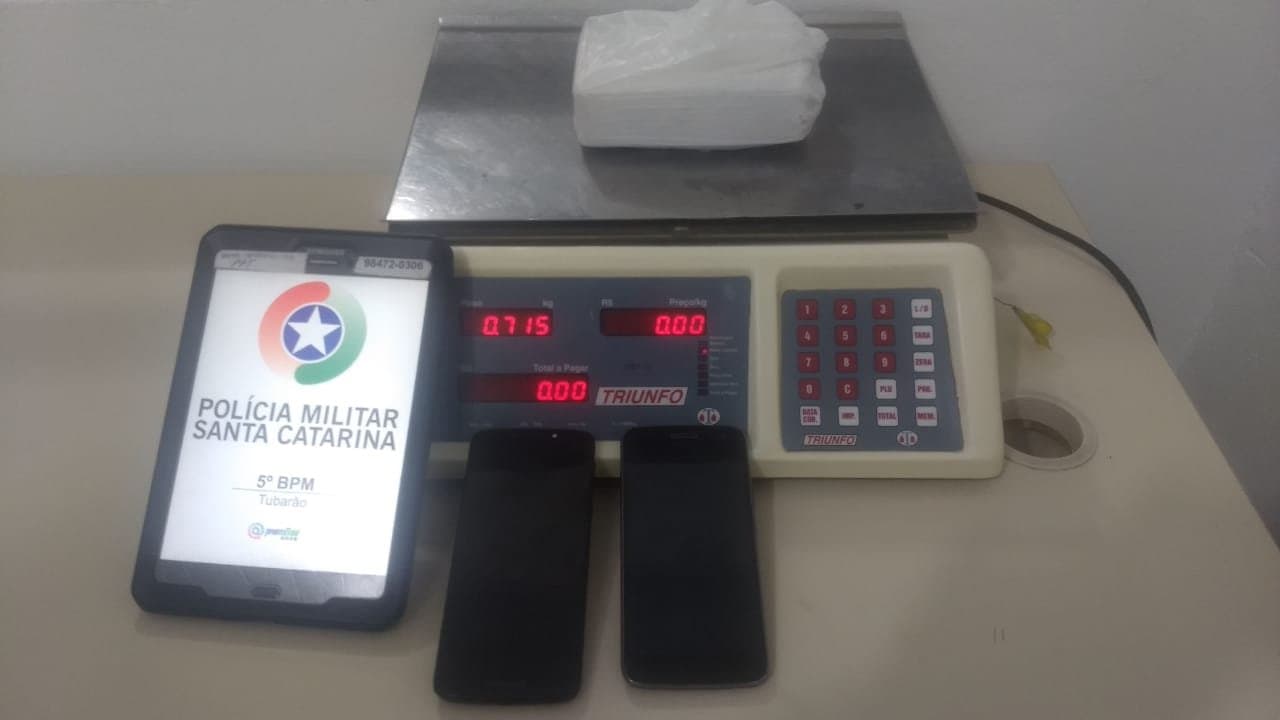 Traficante é preso em pátio de supermercado