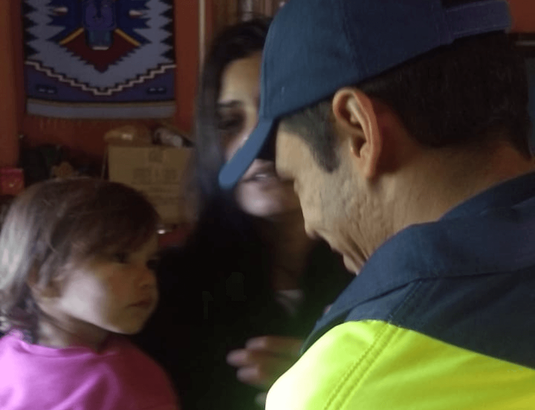 Menina desaparecida é encontrada na mata e passa bem