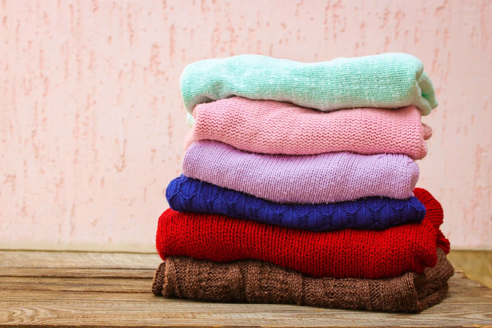 Famílias de baixa renda e moradores de rua são assistidos no frio