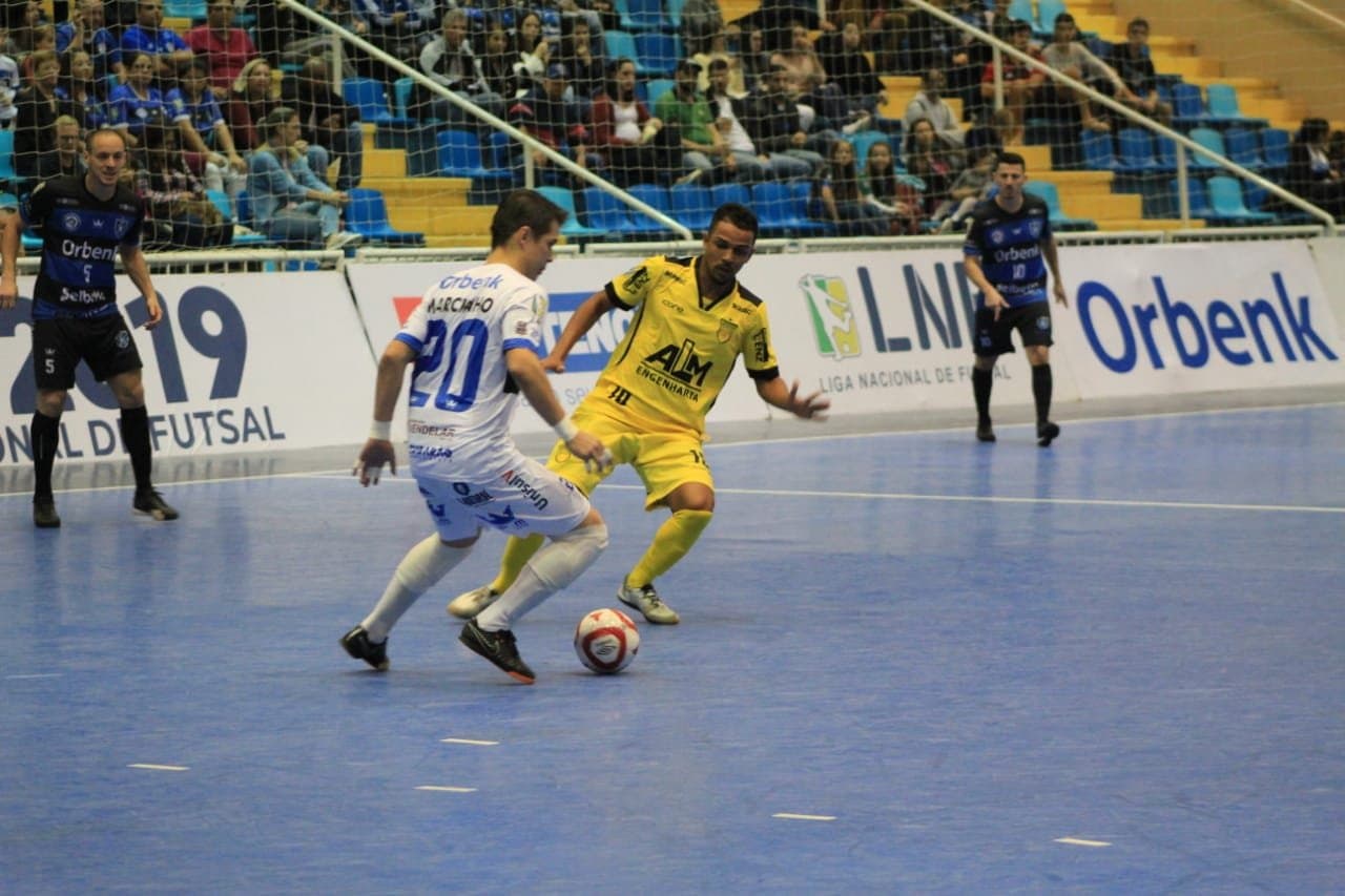 LIGA FUTSAL: Tubarão cede o empate faltando 4 segundos para o fim