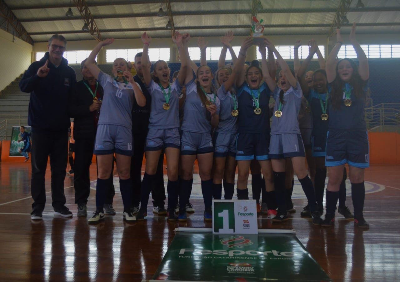 Futsal feminino é campeão do Regional da Olesc