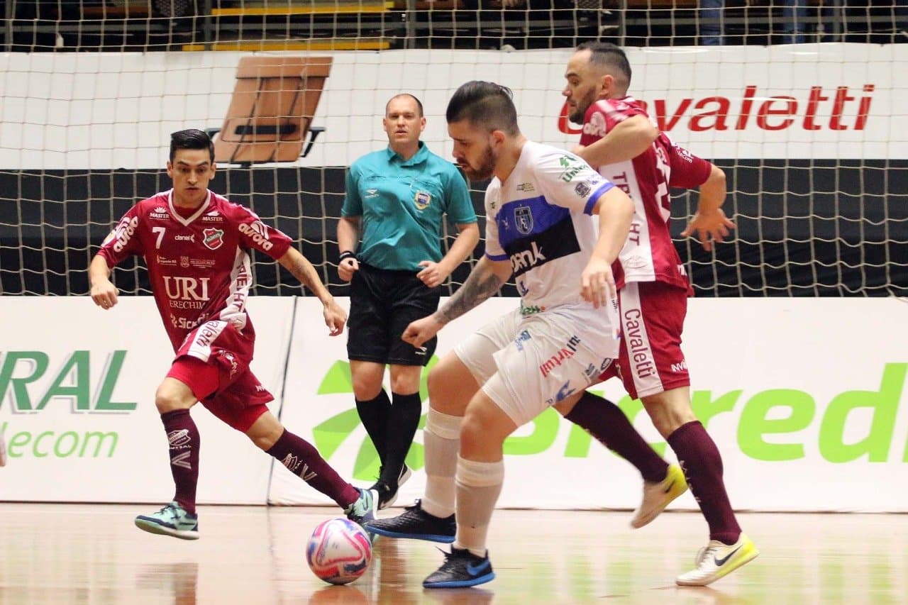 TAÇA BRASIL: Tubarão Futsal busca o empate e está perto da semifinal