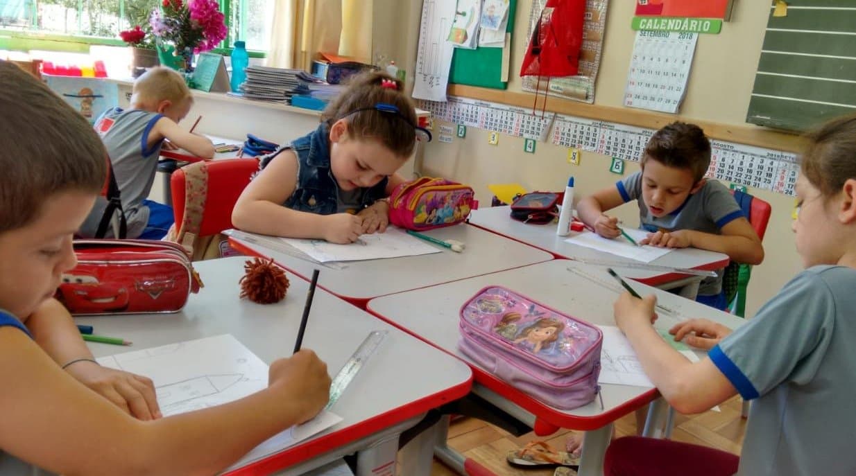Seleção dos trabalhos do "CDL na Escola" ocorre nesta sexta-feira (18)