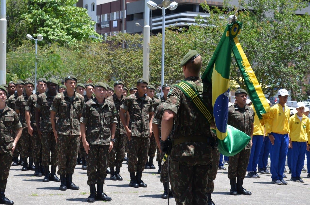 Dia da Bandeira é celebrado em solenidade