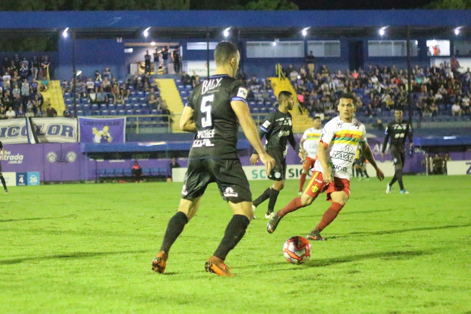 COPA SC: Com um a menos, Tubarão segura a vitória diante do Brusque