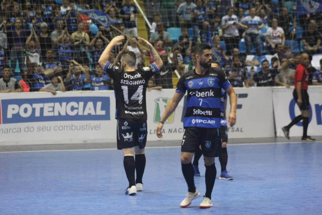 LIGA FUTSAL: Com moral, Tubarão termina competição entre os gigantes