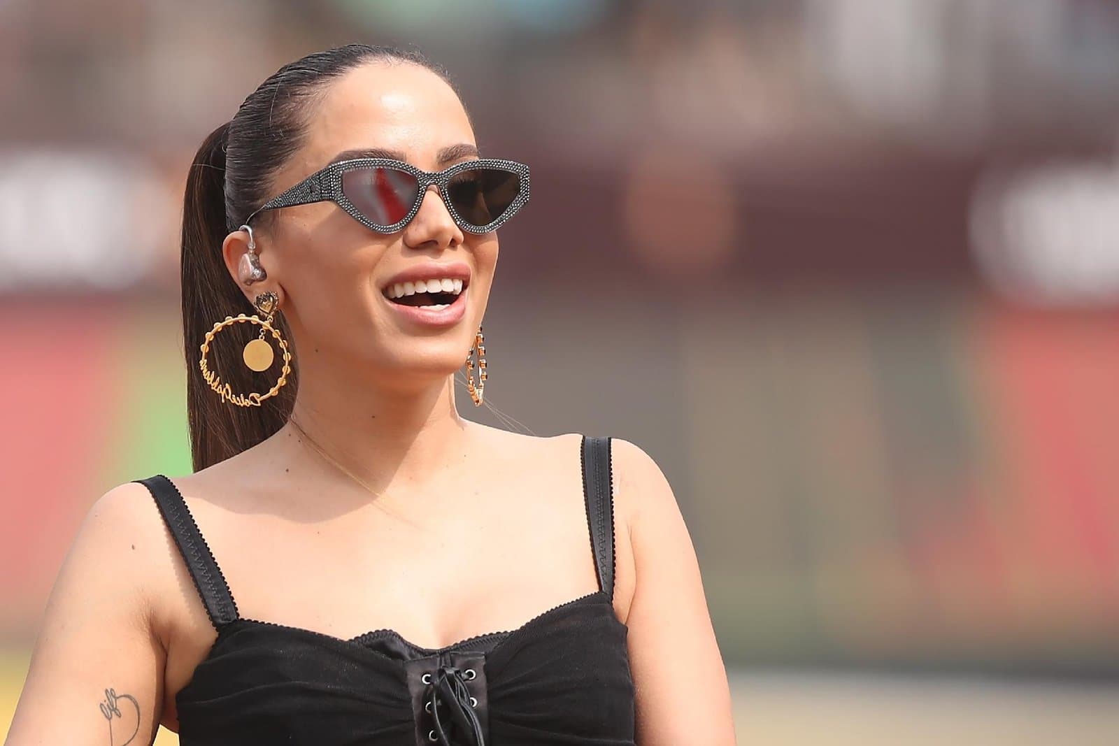 Fenômeno Anitta "incendeia" Porcada Summer neste sábado (4), em Laguna