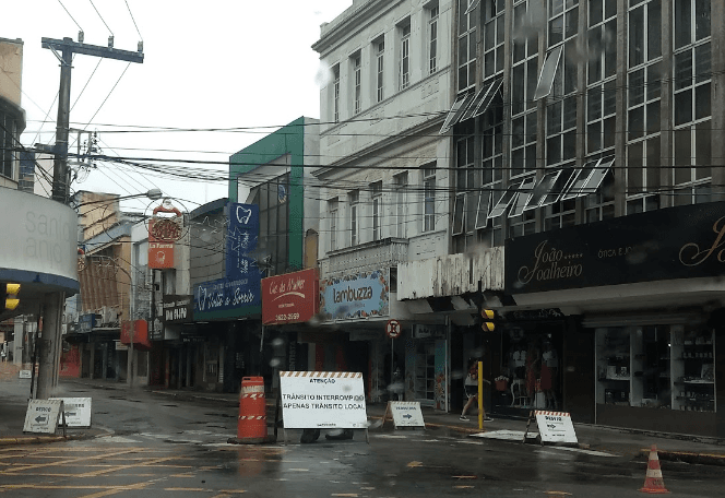 Sete ruas estarão em obras nesta sexta-feira (24)