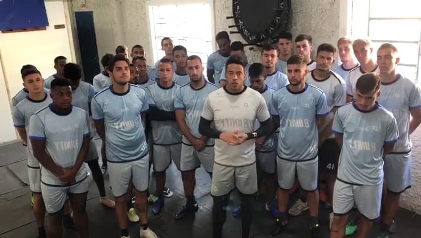 Em vídeo, jogadores do Clube Atlético Tubarão cobram respostas