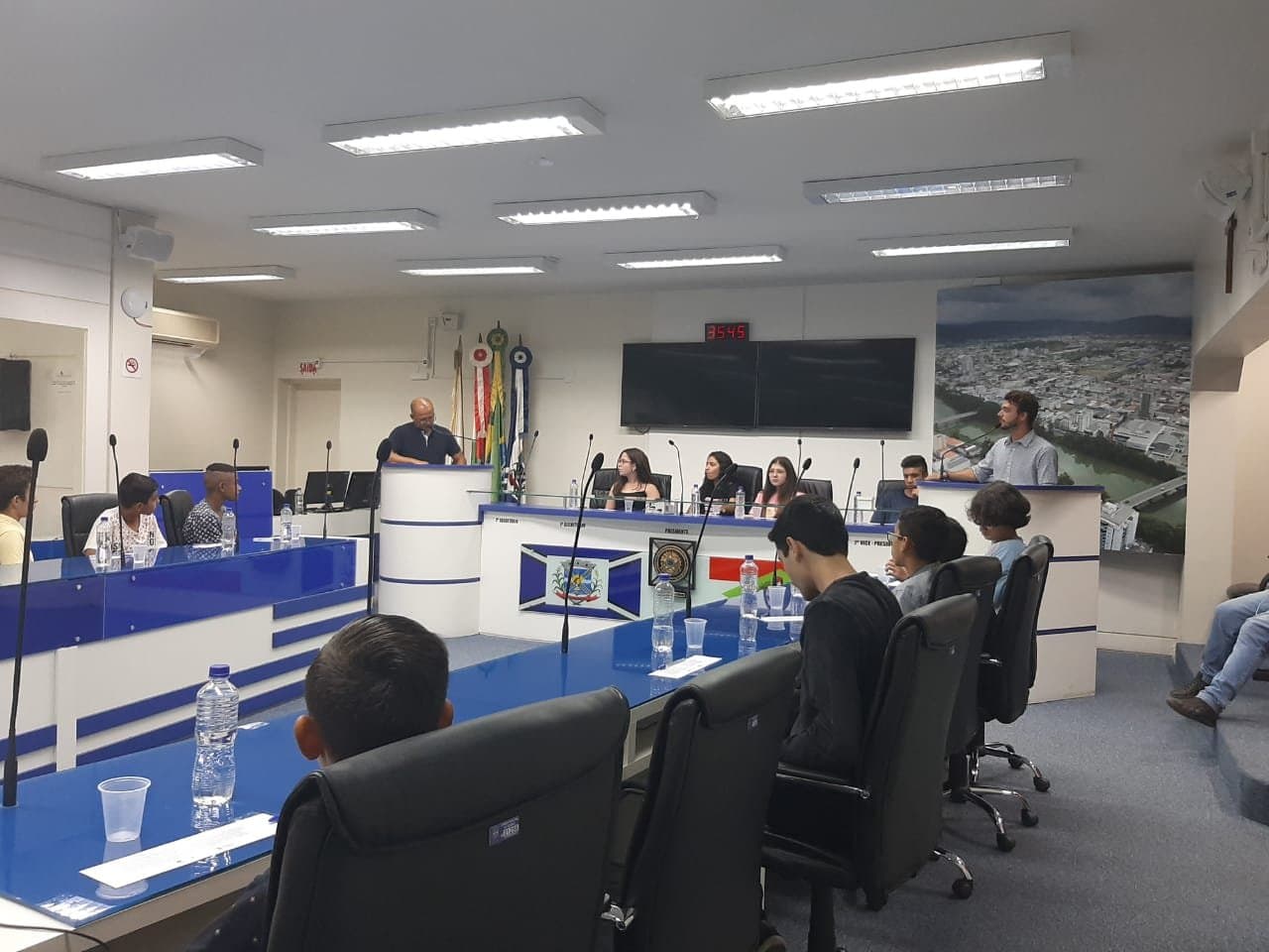 Mesa diretora da Câmara Mirim é escolhida