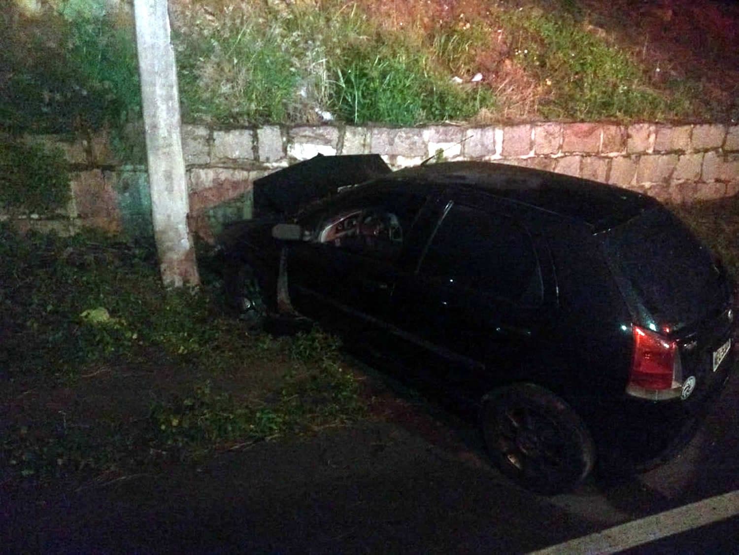 Motorista fica ferida após bater em poste, na Guarda MD