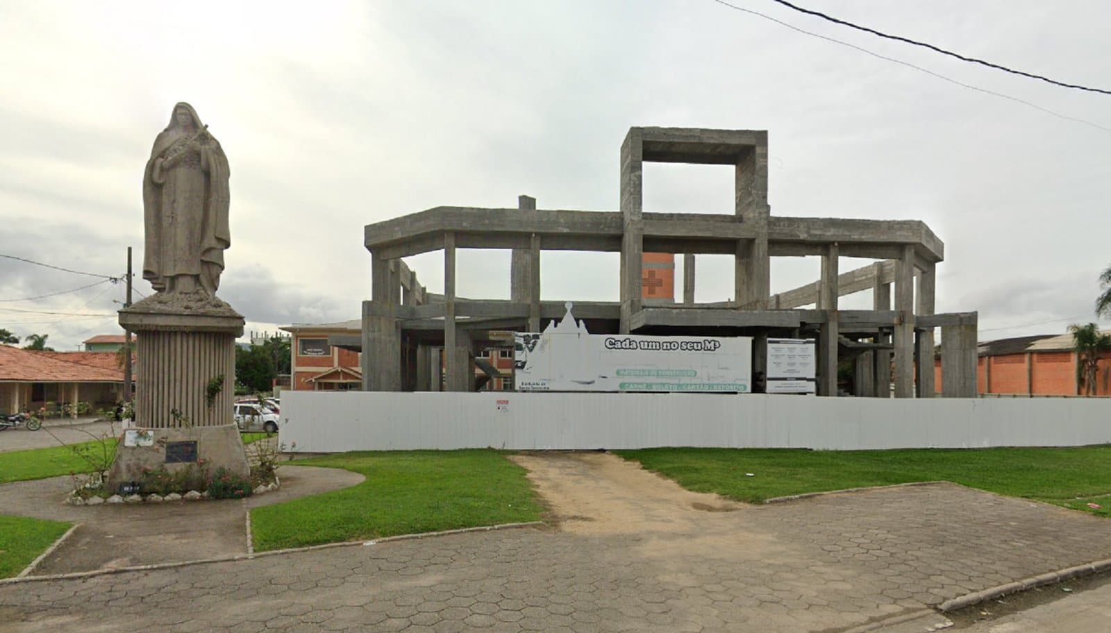 Padre fará benção dos trabalhadores no estilo "drive thru", nesta sexta-feira (1º)