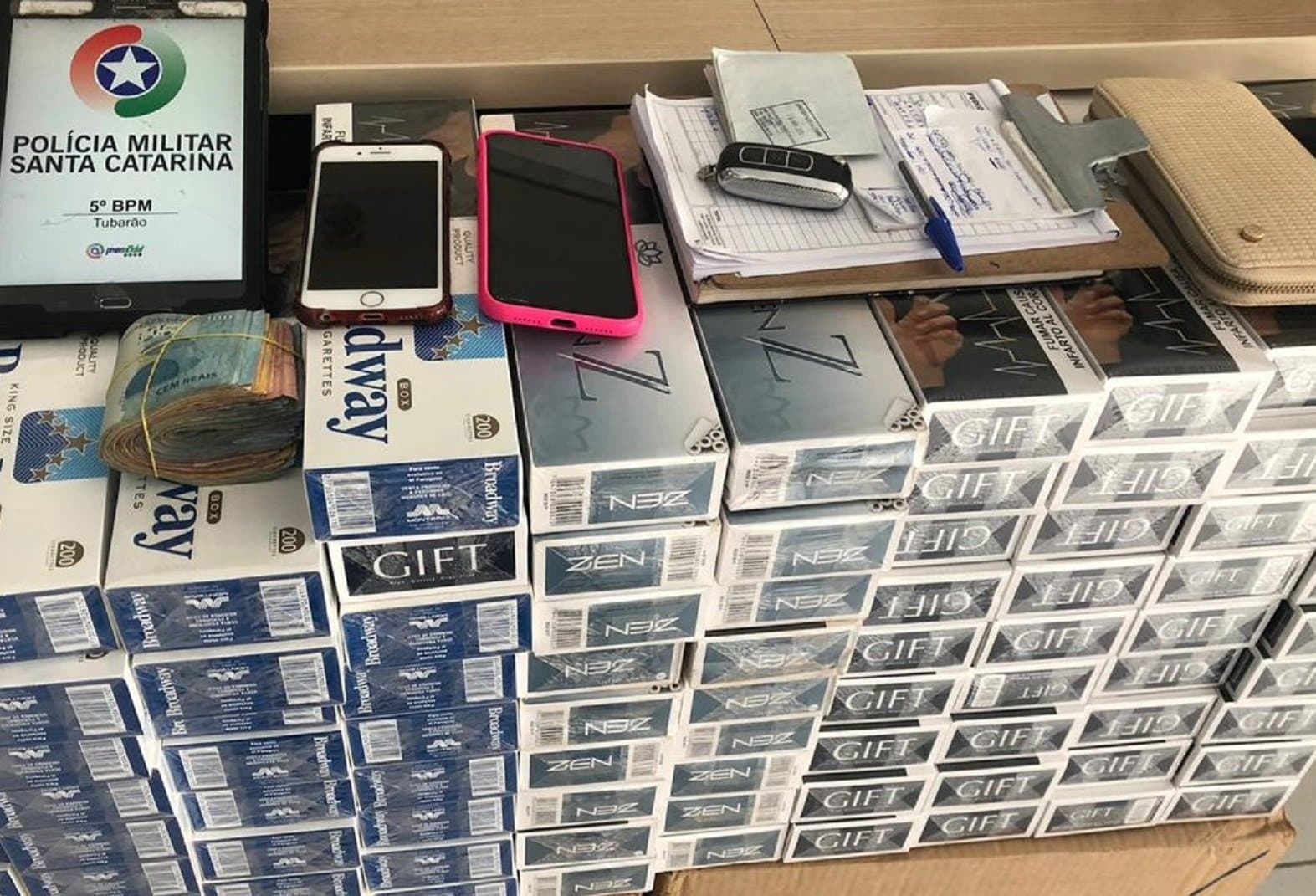 Quase 2 mil maços de cigarros contrabandeados são apreendidos