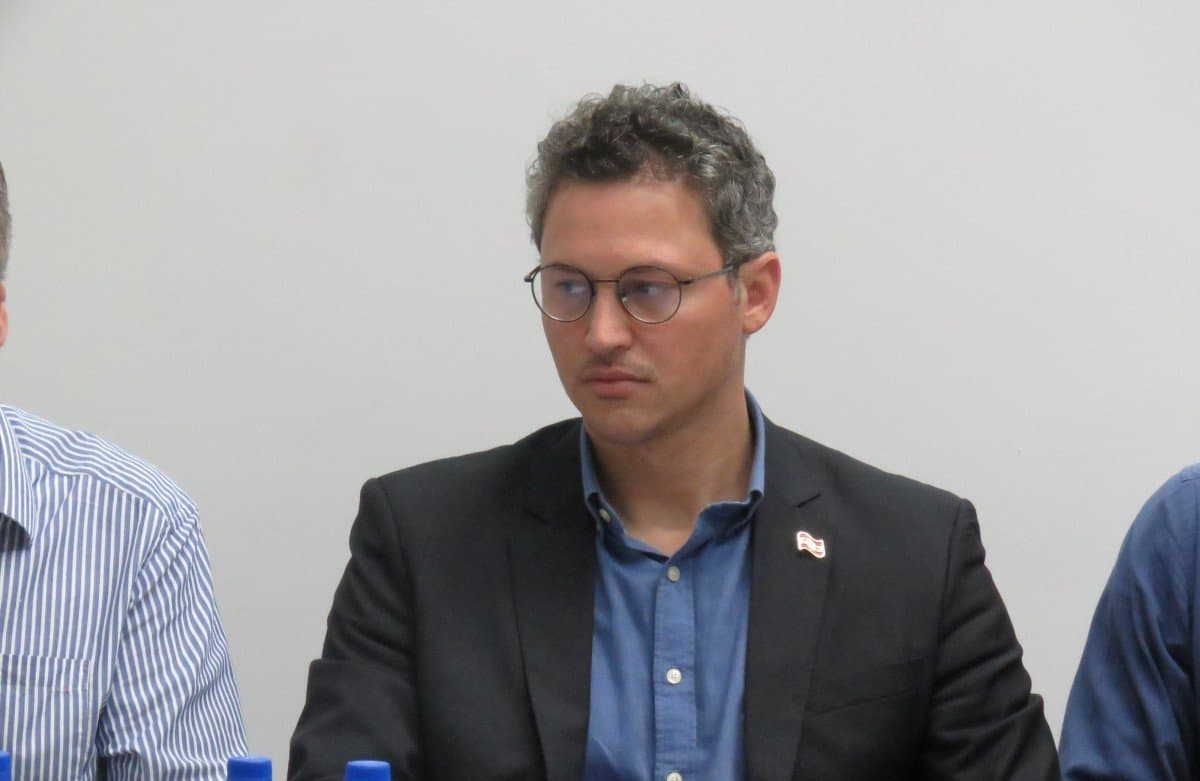 Lucas Esmeraldino deixa a Secretaria de Desenvolvimento Econômico para assumir Articulação Nacional