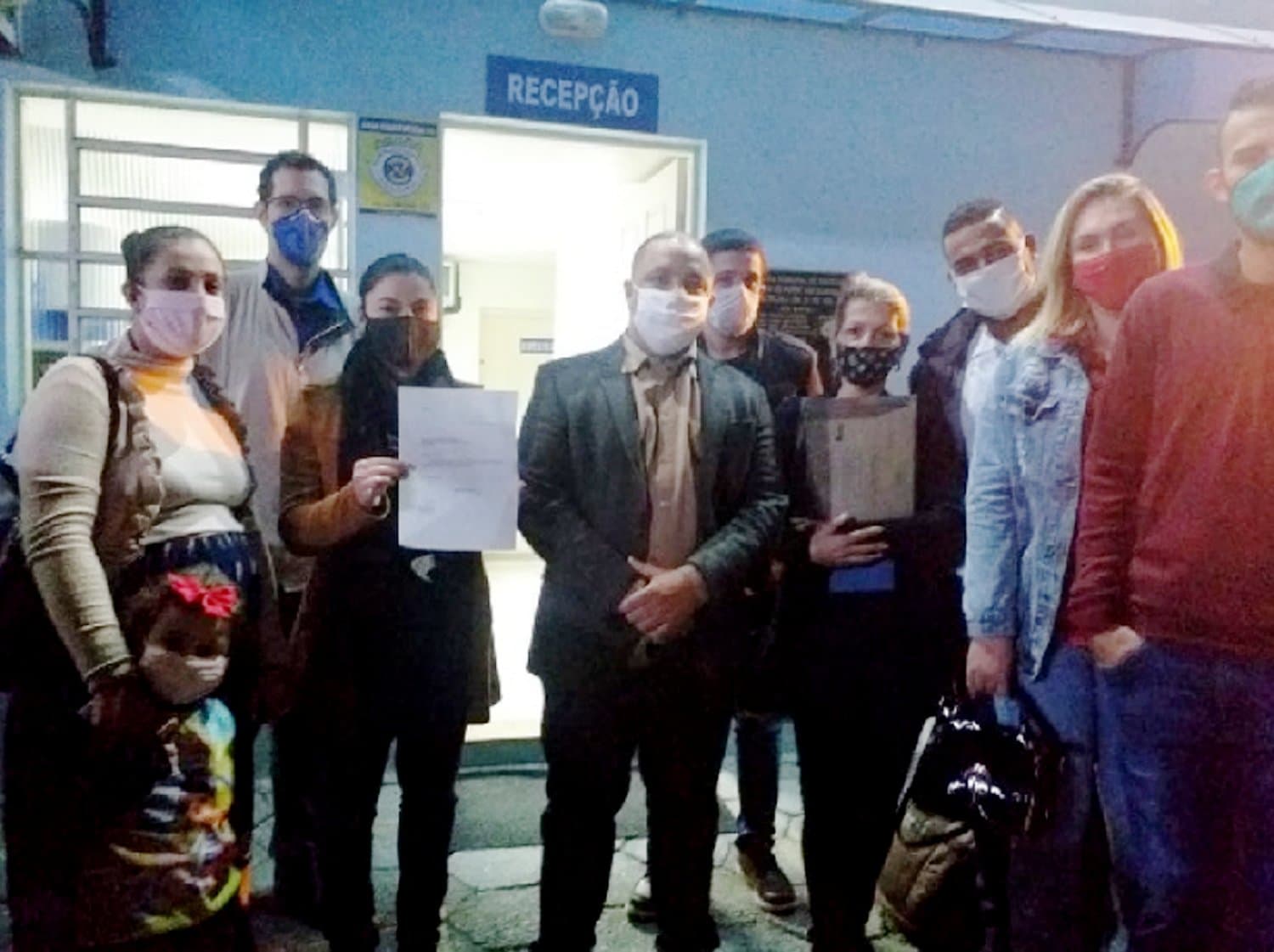 Ex-alunos da DMA protocolam pedido de cassação do vereador Douglas Antunes (PSD)