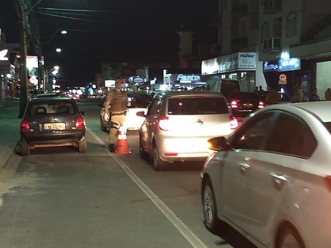 30 motoristas são autuados durante operação da Lei Seca