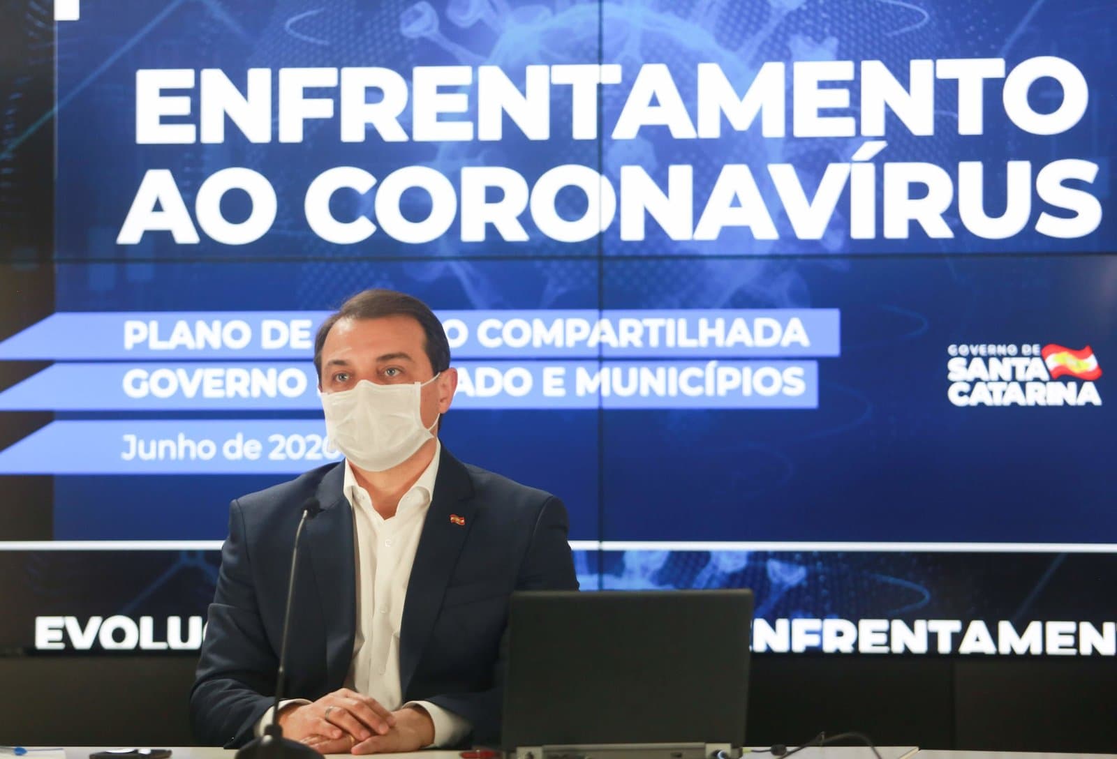 Governo de SC anuncia retomada gradual do transporte coletivo e das aulas presenciais