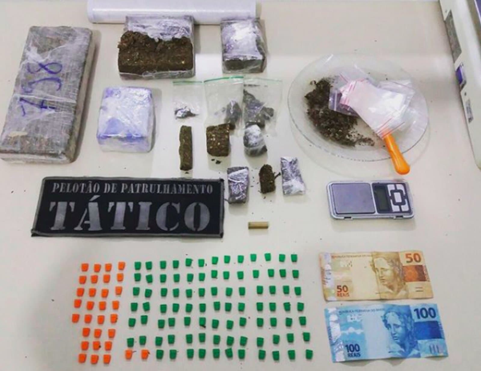Polícia apreende drogas que seriam vendidas no estilo "delivery"