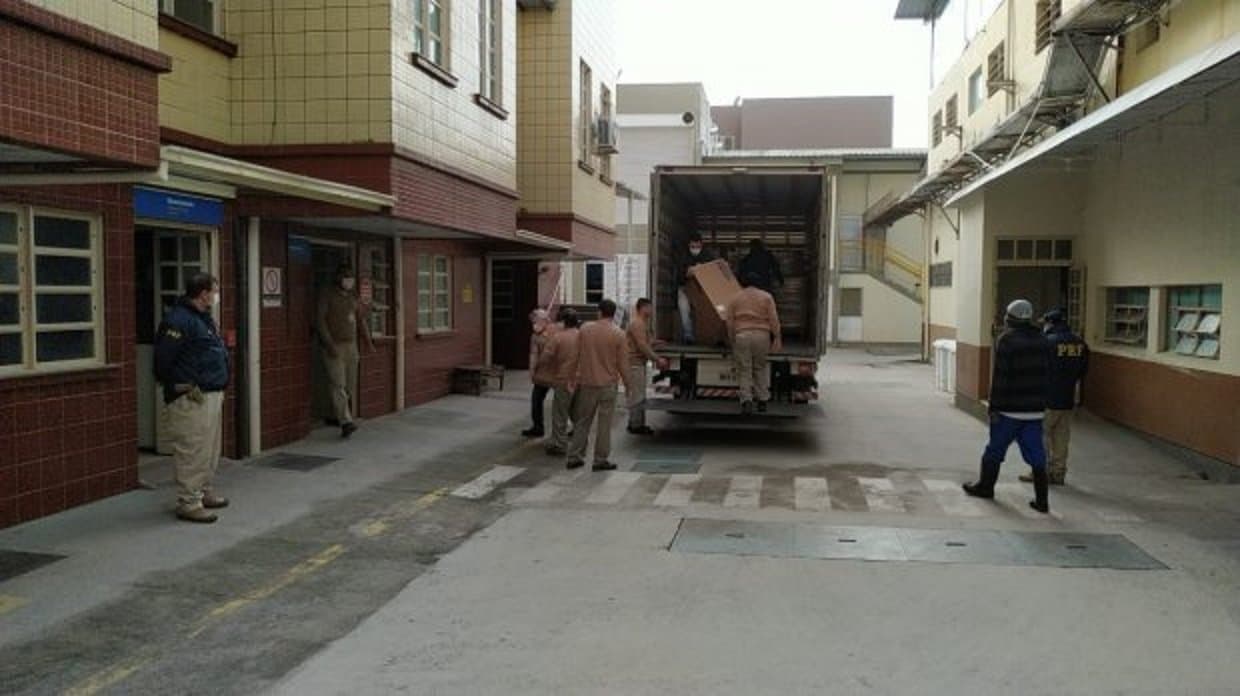 Estado entrega 10 respiradores em Tubarão