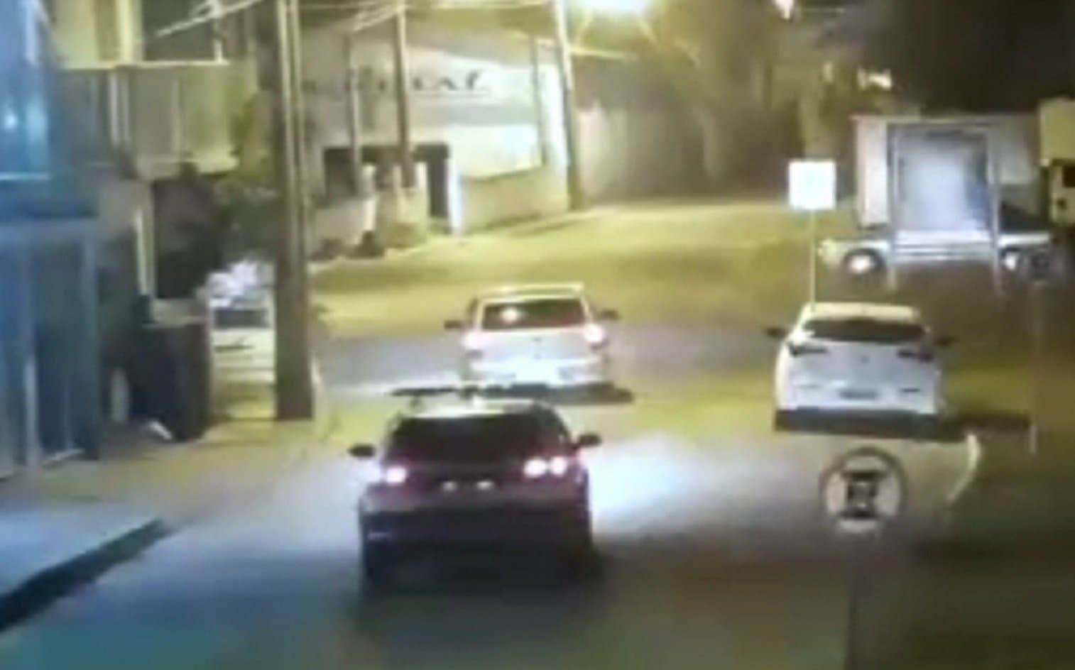 Motorista de aplicativo é vítima de sequestro relâmpago; três foram presos