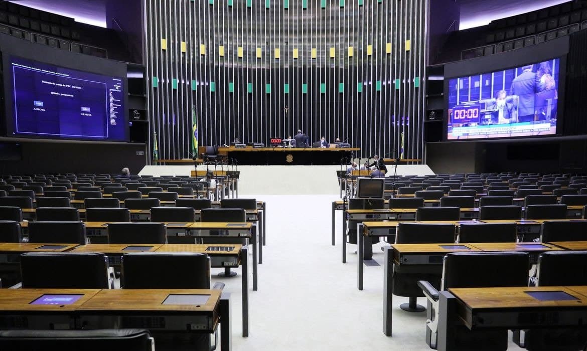 Adiamento das eleições municipais para novembro é aprovado na Câmara dos Deputados