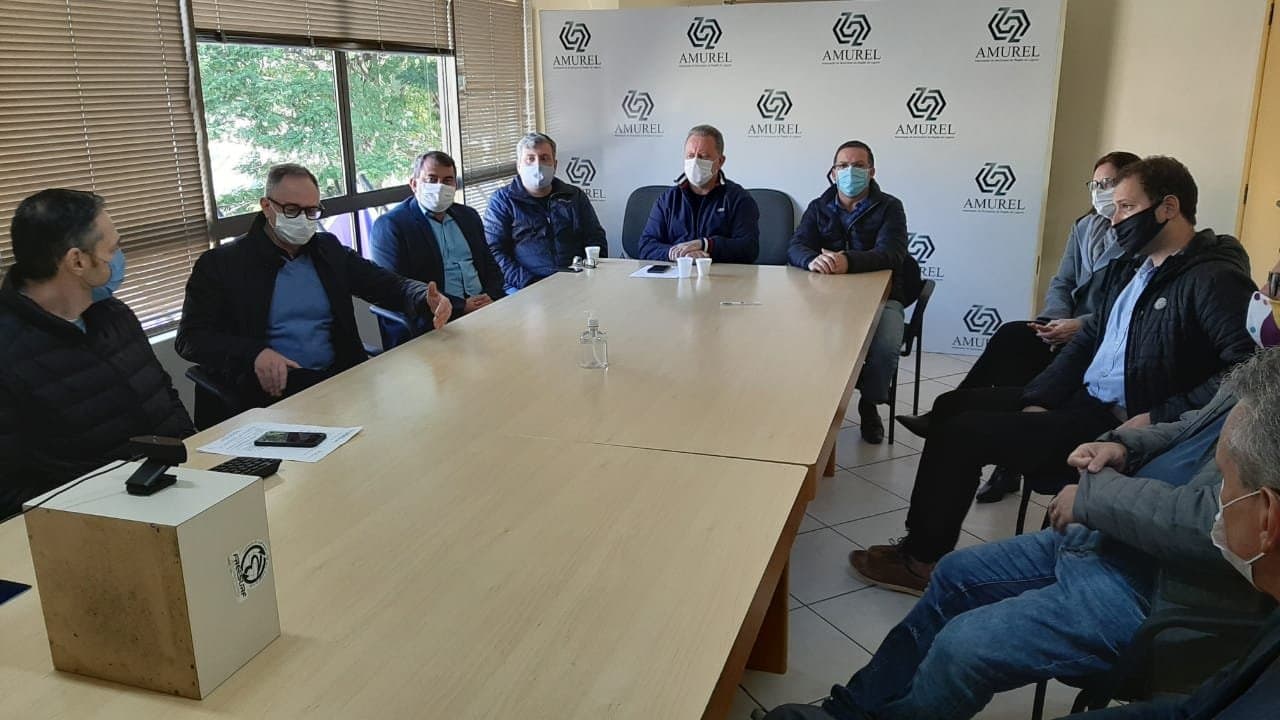 Após decisão unânime, prefeitos recuam e divergem sobre lockdown na região