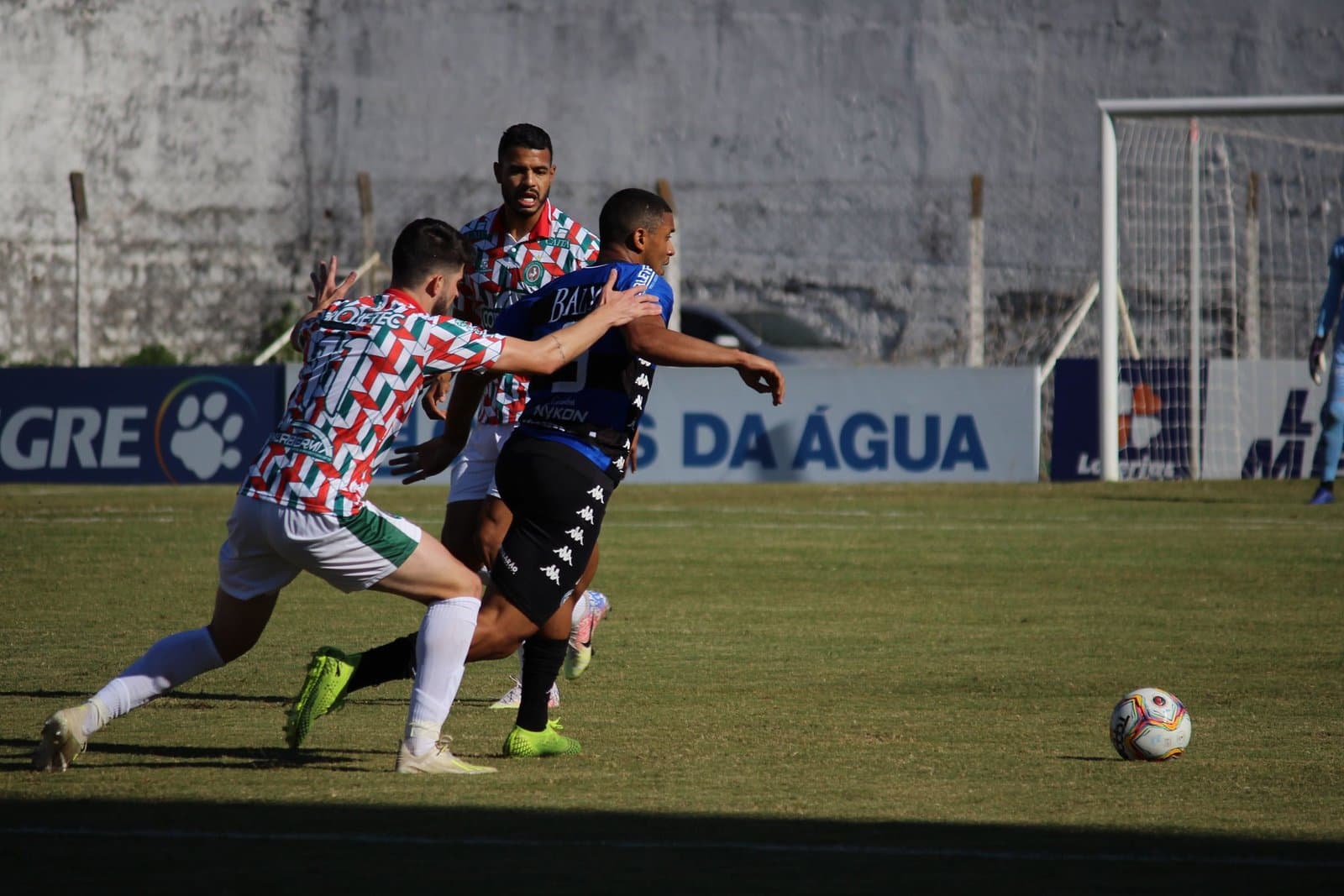 CATARINENSE: Tubarão perde novamente e depende da Justiça para não ser rebaixado