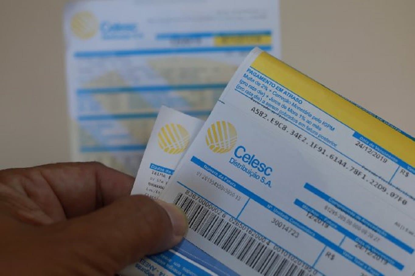 Parcelamento no cartão de crédito é opção para conta de luz em atraso