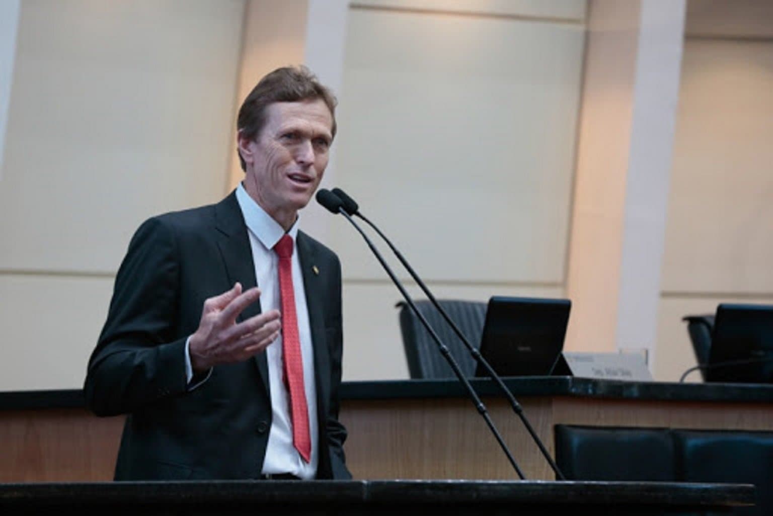 Deputado contesta que repassou poucos recursos para Tubarão