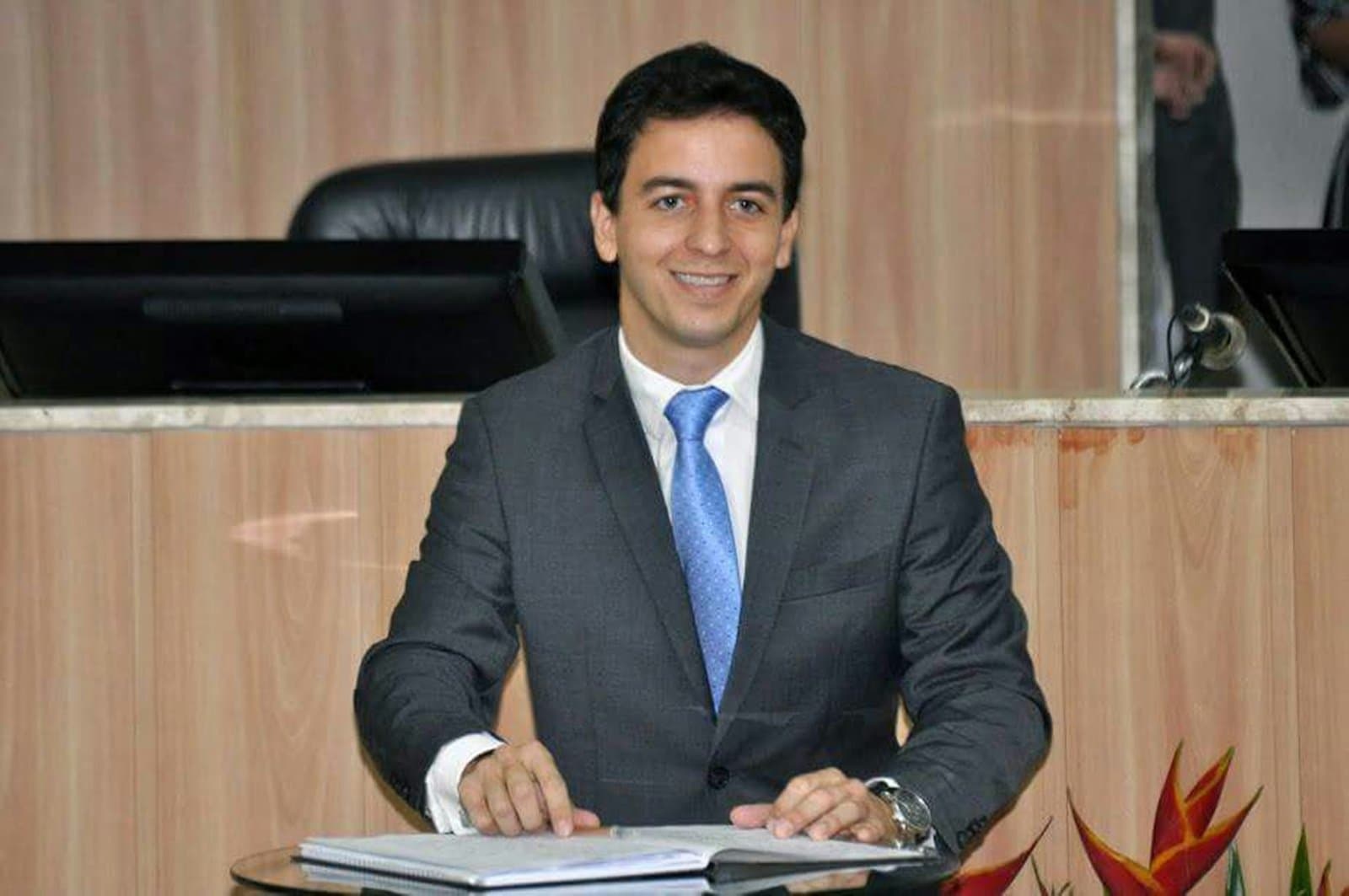 Trapalhada no TSE limpa ficha de políticos ficha suja