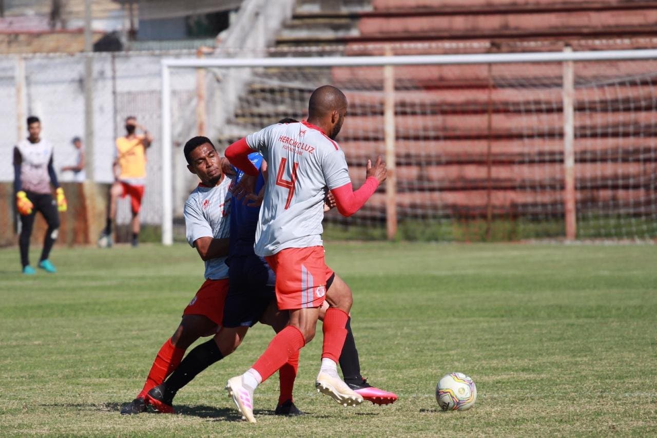 O que está acontecendo com o Hercílio Luz?