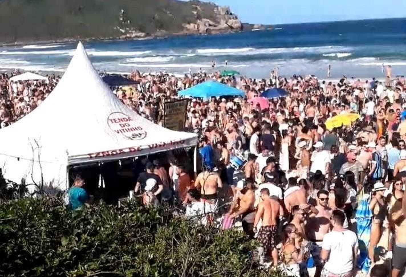 Feriadão de praias lotadas