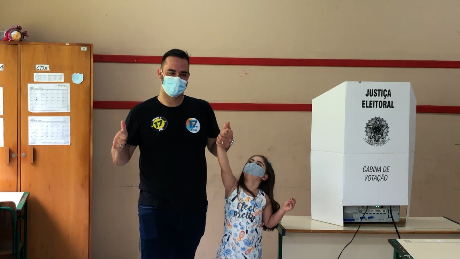 Diego e Cleusa votam no Fábio Silva e Irmãs Baianas