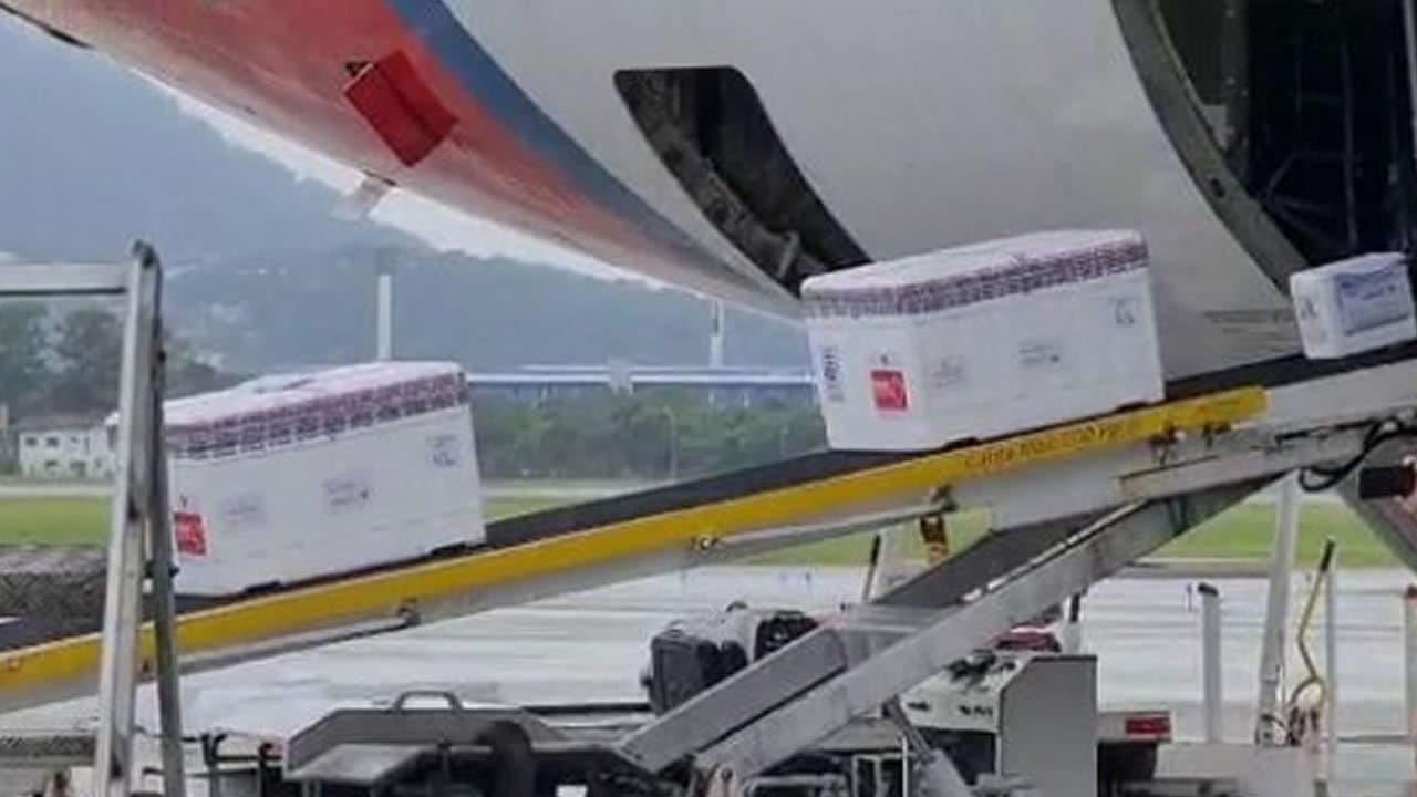 Santa Catarina recebe lote com mais 21,6 mil doses da Coronavac