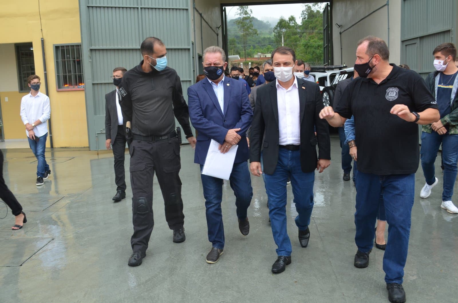 Em Tubarão, governador entrega equipamentos e promete obras