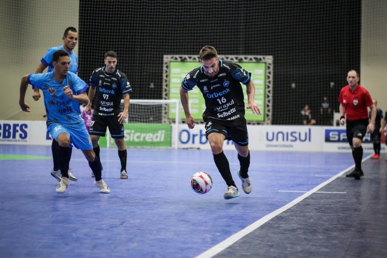 TAÇA BRASIL: Tubarão Futsal faz 5 em sua estreia, em casa