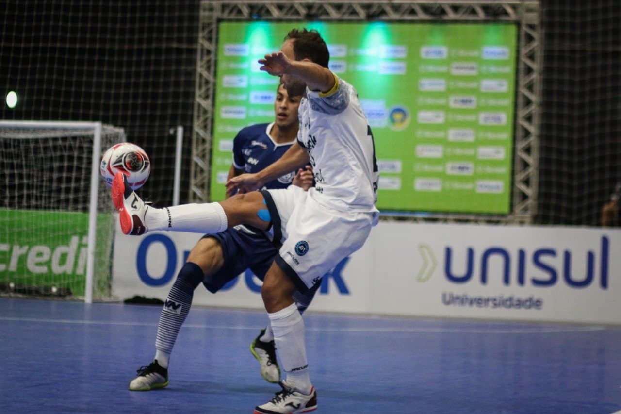 TAÇA BRASIL: Tubarão e Minas ficam no empate sem gols