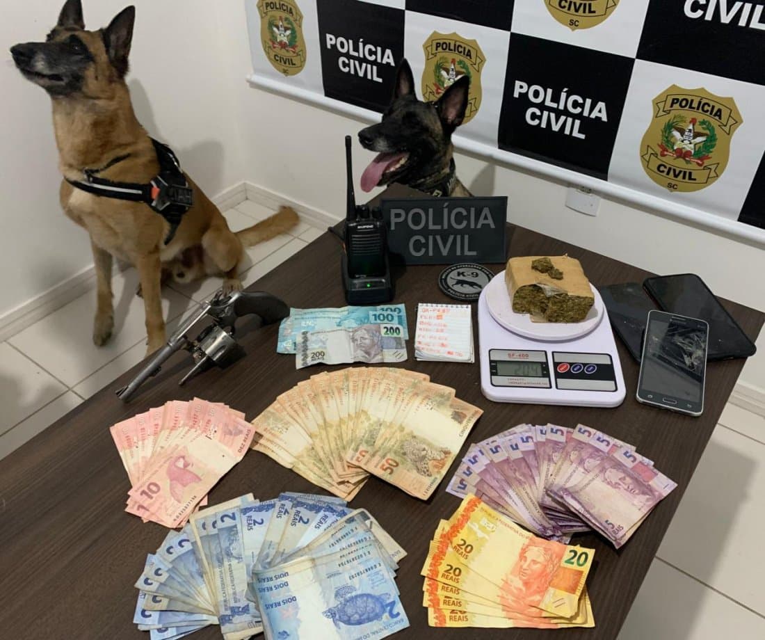 Dois homens são presos por tráfico de drogas