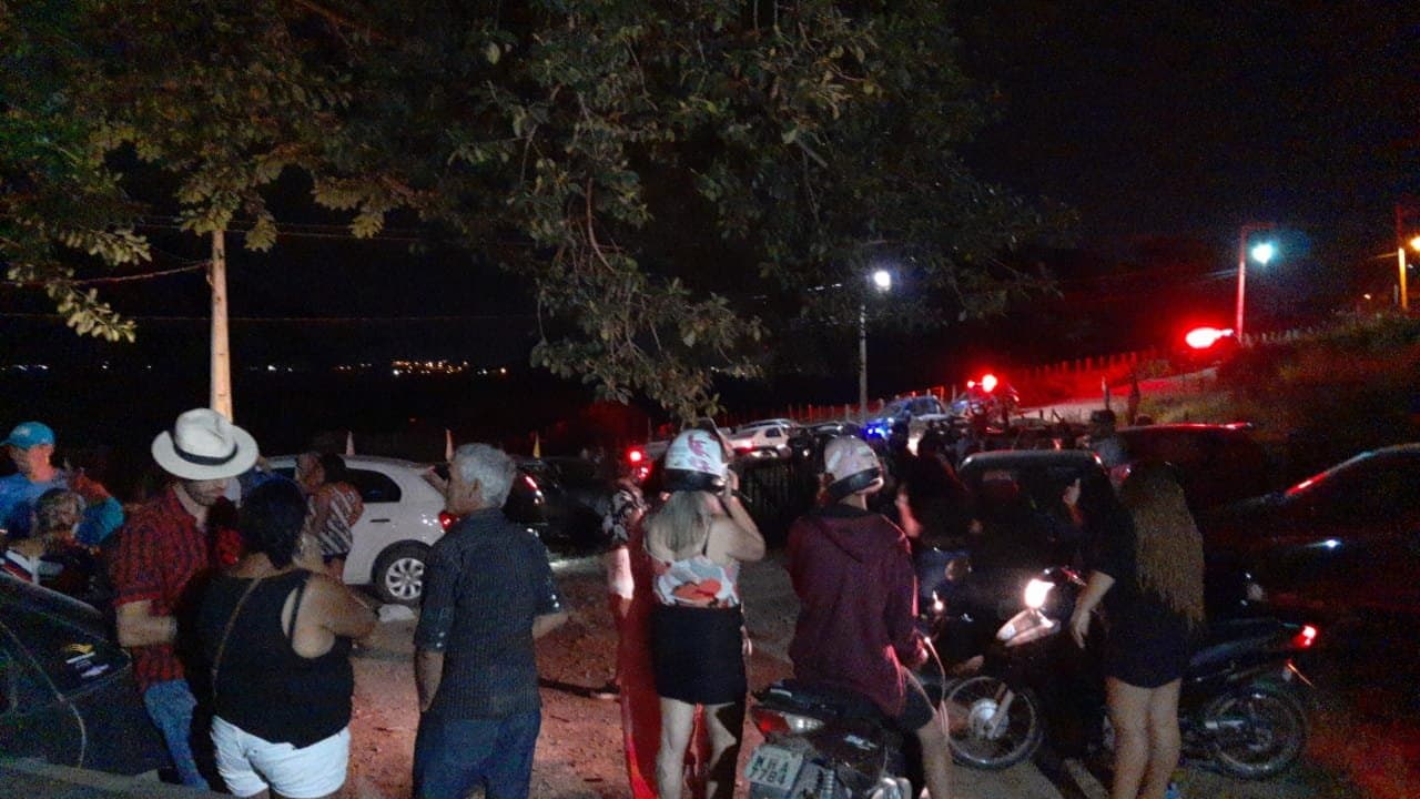 Força-tarefa encerra festa e interdita estabelecimentos que descumpriam decreto no final de semana