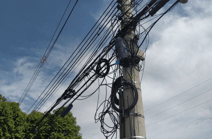 Mais de 200 metros de fios são furtados da rede elétrica de Laguna
