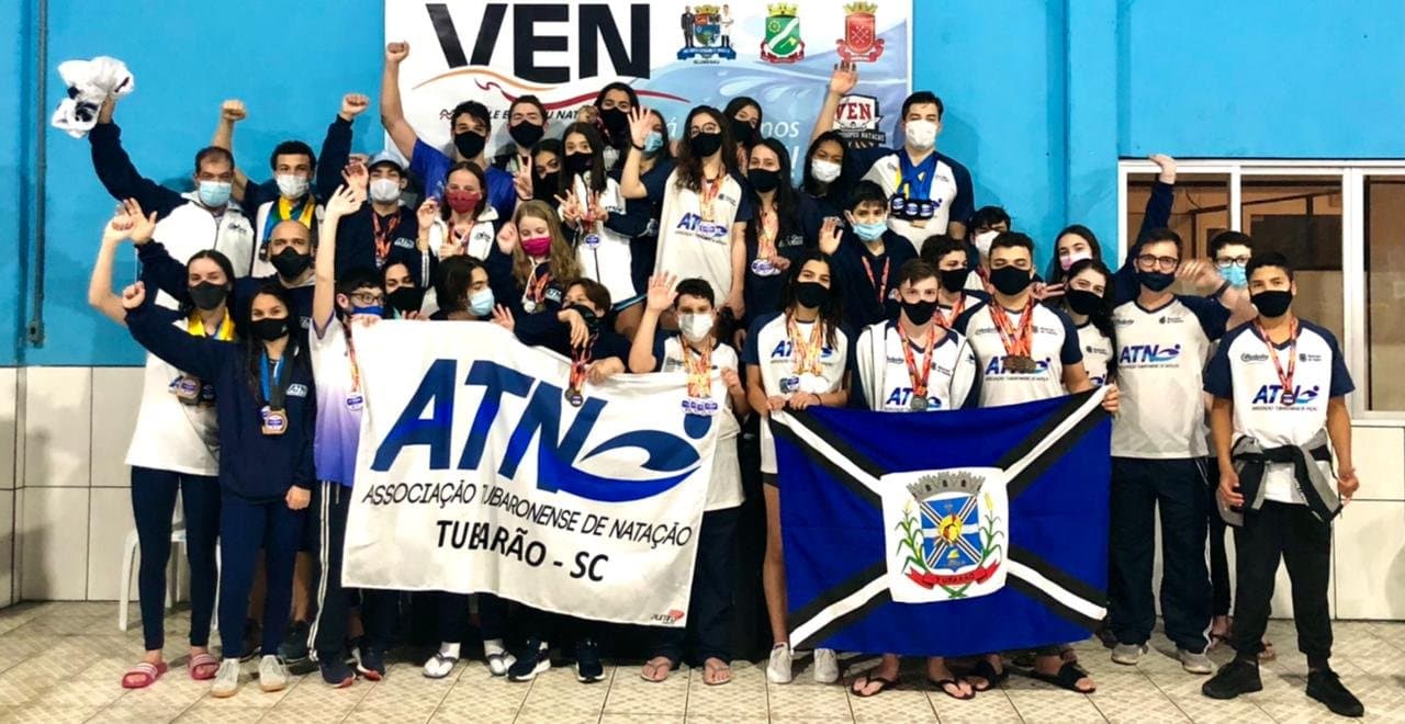 Natação de Tubarão conquista 44 medalhas no Vale Europeu Natação
