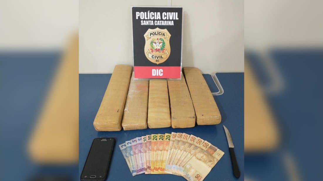 6 kg de maconha são apreendidos em Tubarão